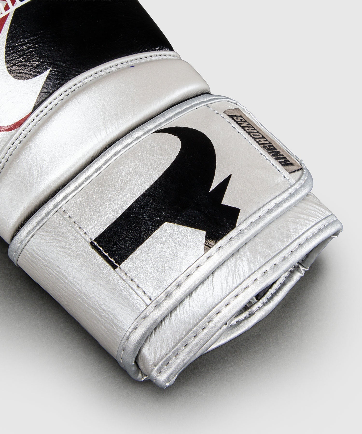 Guantes de boxeo Ringhorns Charger by Venum – Plata/Negro