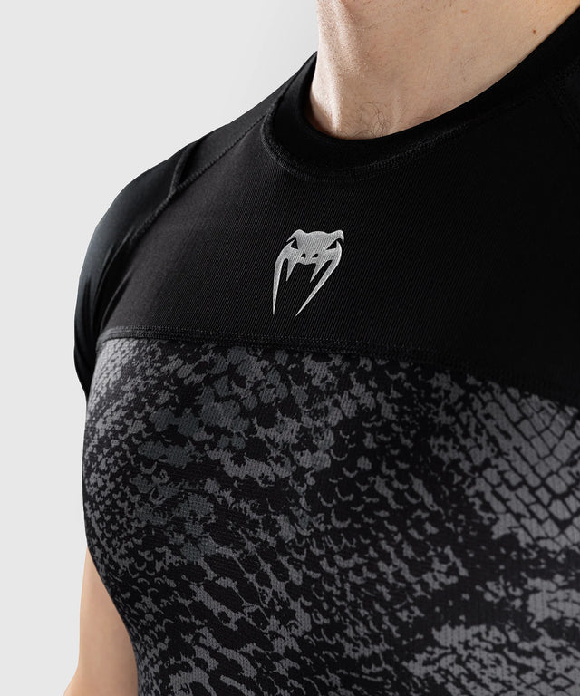 Rashguard Venum G-Fit Scales manches courtes – Noir/Gris