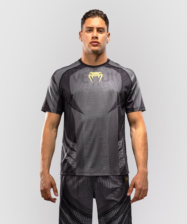 Camiseta Venum Galactic 3.0 – Negro/Oro