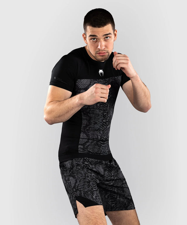 Rashguard Venum G-Fit Scales manches courtes – Noir/Gris