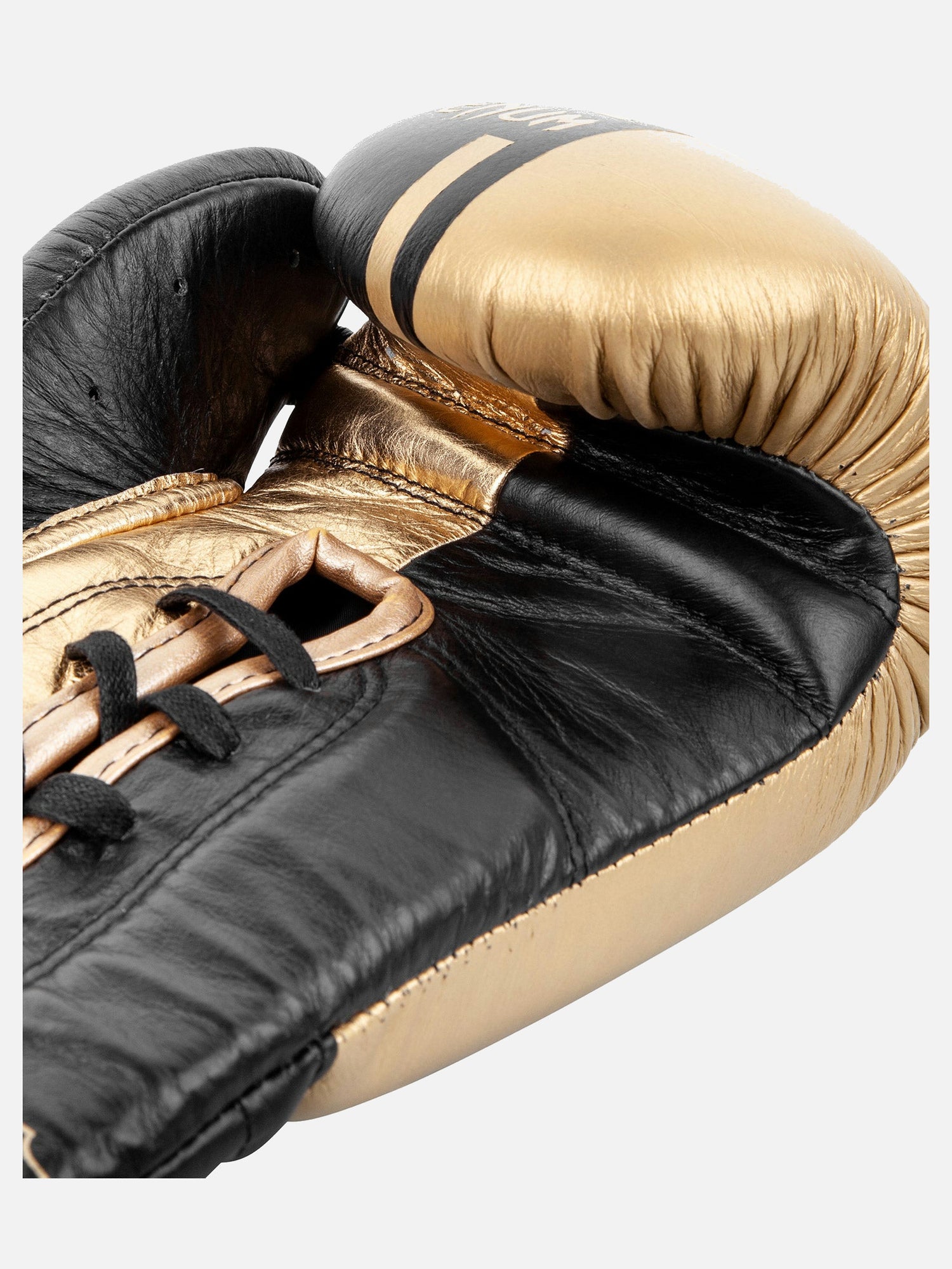 Guantes de boxeo Venum Shield – Negro/Oro