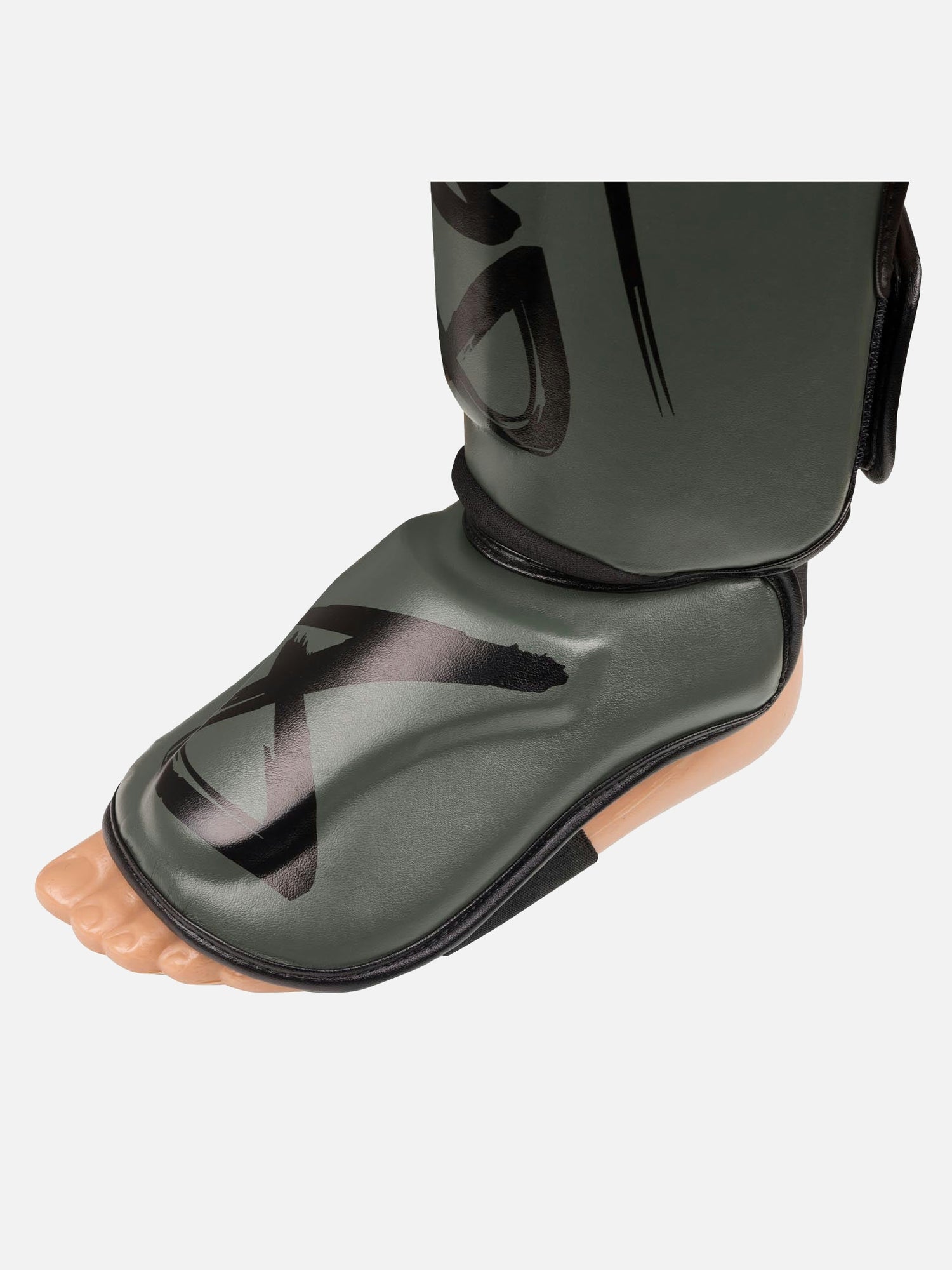 8 WEAPONS Schienbeinschoner Unlimited 2.0 – Olive/Schwarz