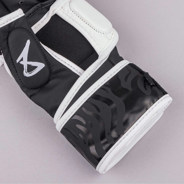 8 WEAPONS MMA gloves Sak Yant Big Tiger – Black