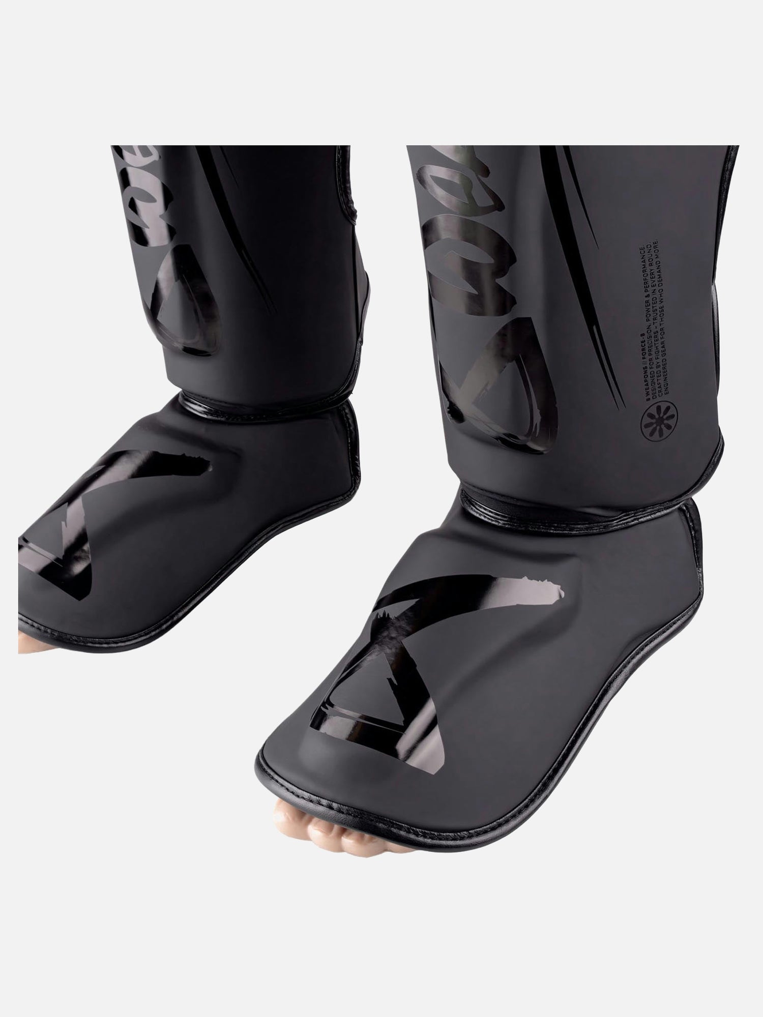 Espinilleras 8 WEAPONS Force 8 – Negro