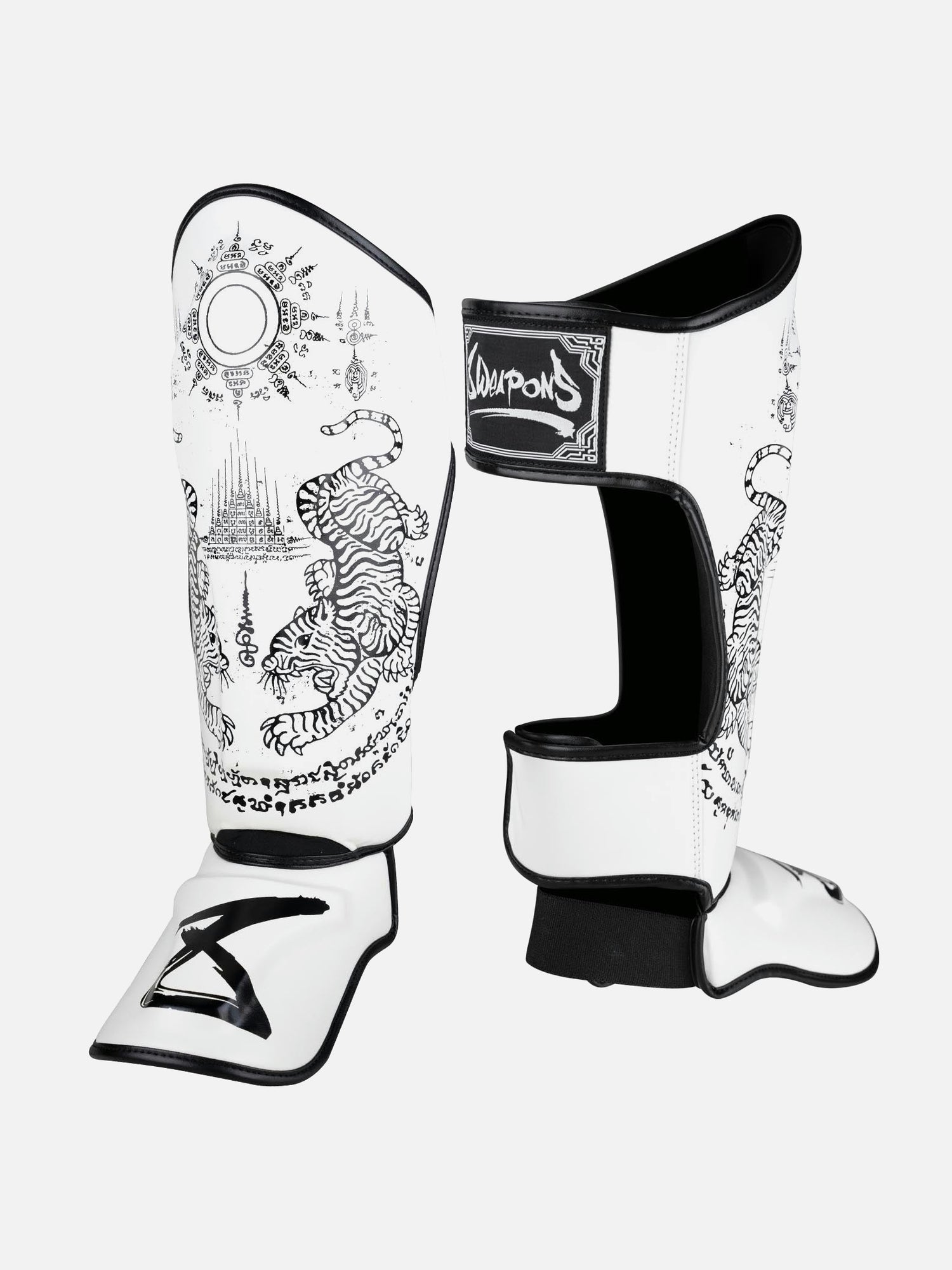 Espinilleras 8 WEAPONS Sak Yant Tigers – Blanco/Negro