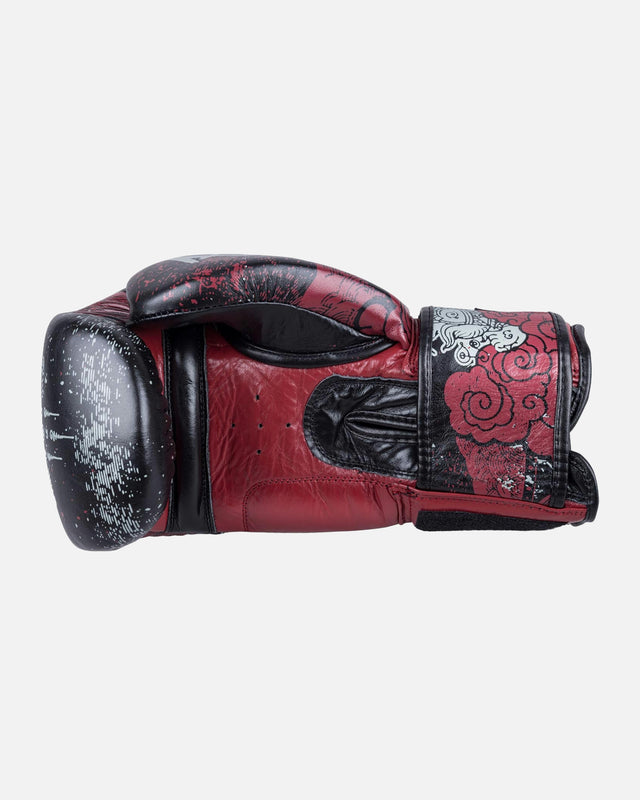 8 WEAPONS Boxhandschuhe Hanuman Yant – Schwarz/Rot