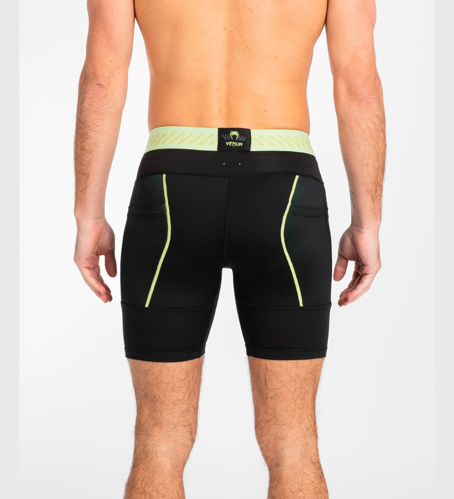 Venum Compressie Shorts Fusion 2.0 - Zwart/Geel - Compressie Shorts