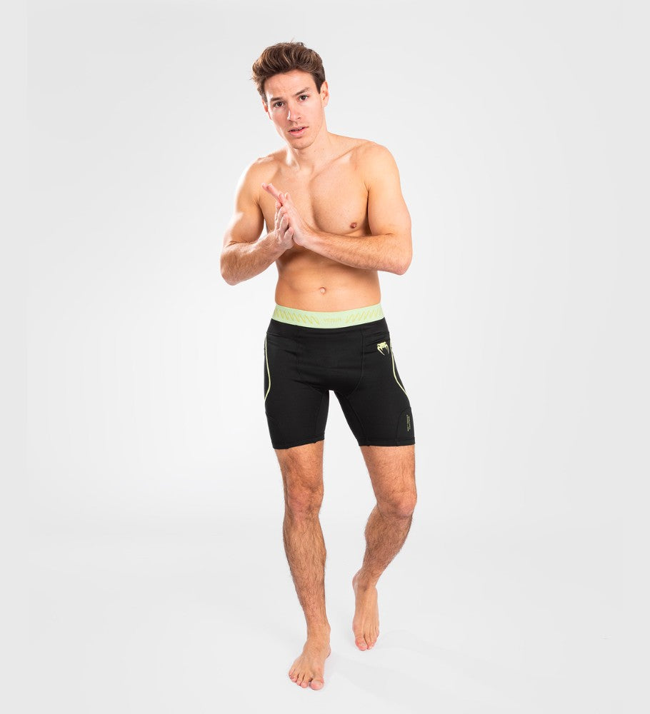 Venum Compressie Shorts Fusion 2.0 - Zwart/Geel - Compressie Shorts