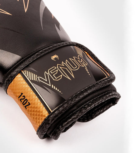 Guantes de boxeo Venum Impact – Negro/Bronce – Guantes de boxeo