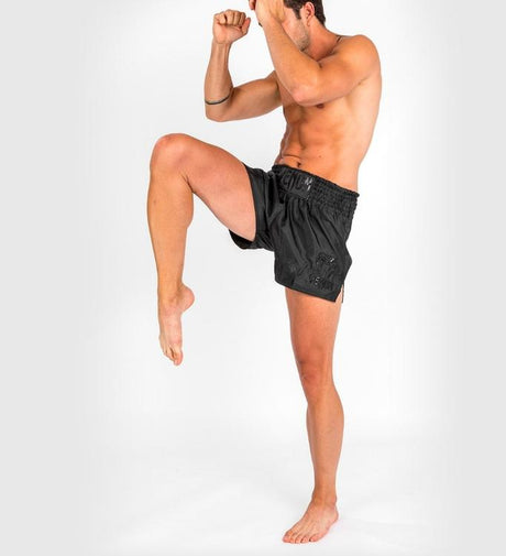 Shorts de kickboxing Venum Classic – Noir/Noir