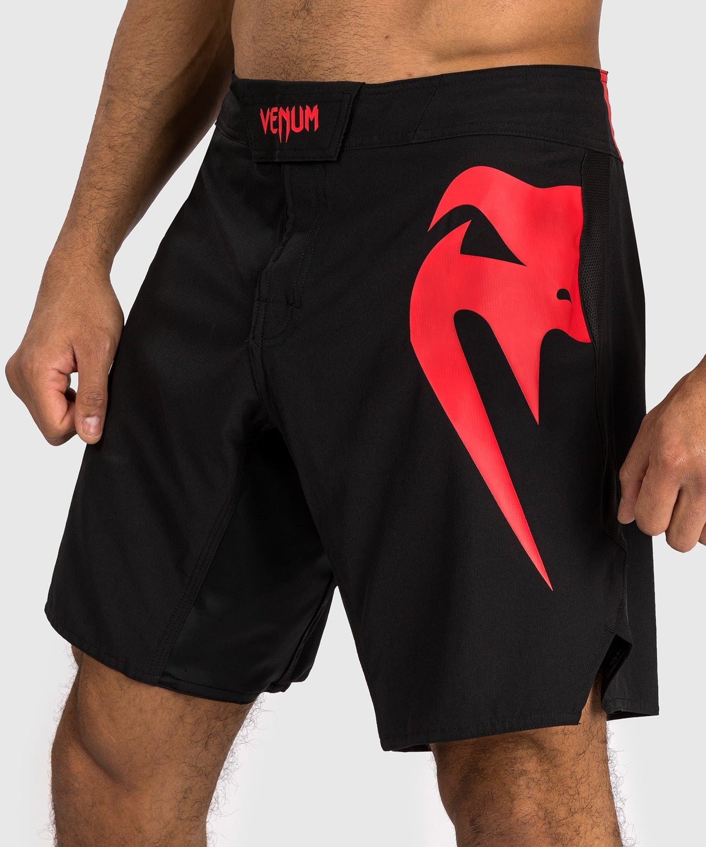 Venum MMA Shorts Light 5.0 - Zwart/Rood - Shorts