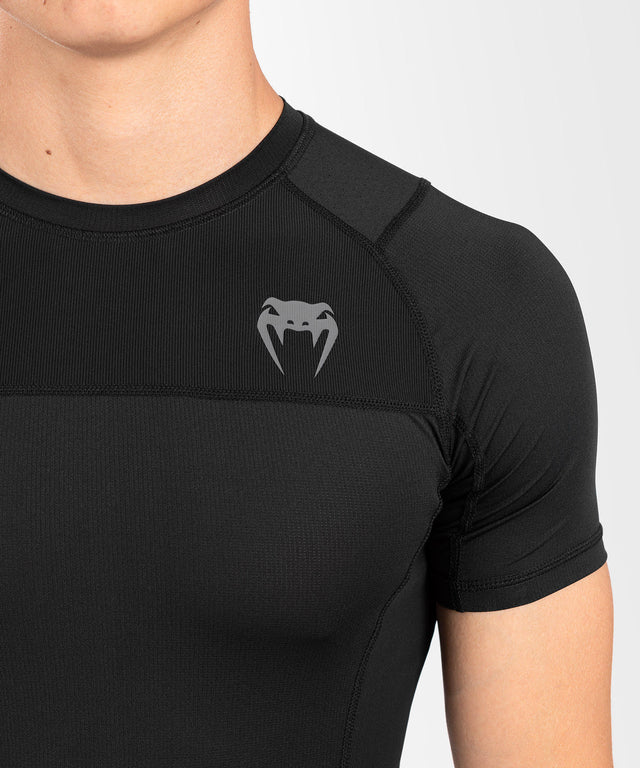 Rashguard Venum G-Fit Air manches courtes – Noir/Noir