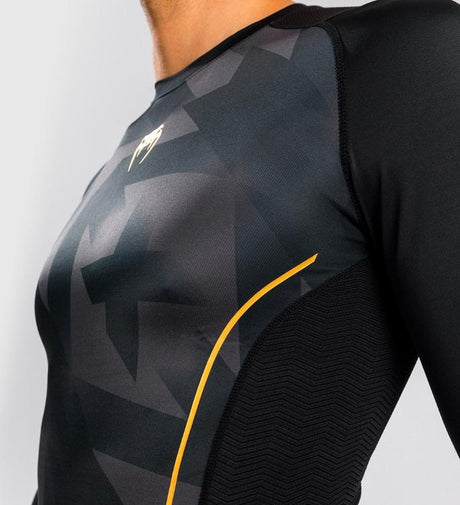 Venum Rashguard Razor Long Sleeves – Black/Gold – Rashguard