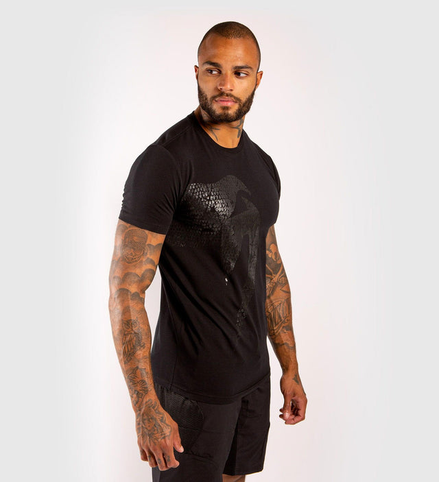 Camiseta Venum Giant – Negro